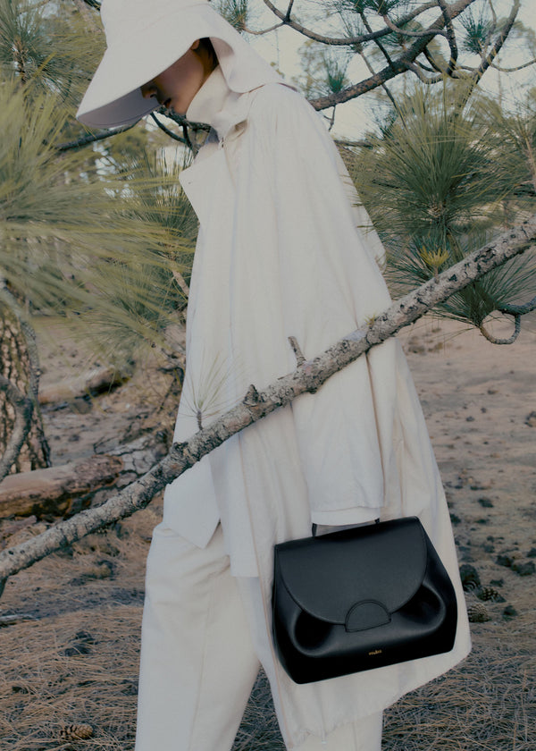 Numéro Un - Textured Black