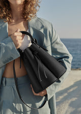 Numéro Huit - Textured Black